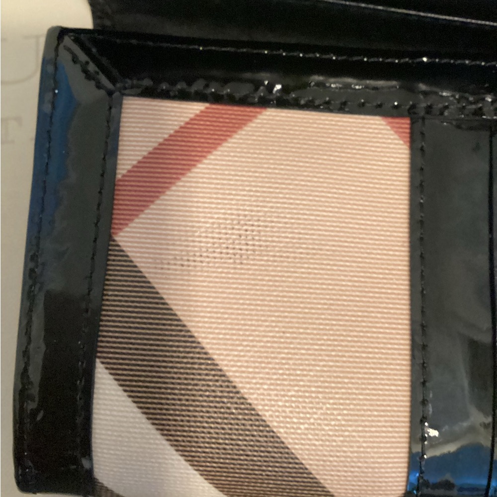 'Nova Check' Wallet
Burberry - Picture 14 of 16